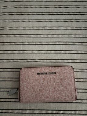 Michael Kors Rose Pink Leather Zip Wallet